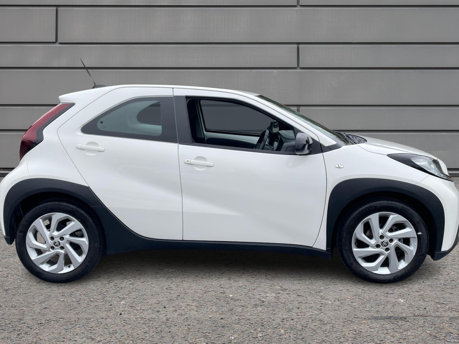 Used Toyota Aygo X 2022 for sale - 76124003: Photo 16