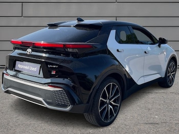 Used Toyota C-HR 2024 for sale - 75432307: Photo