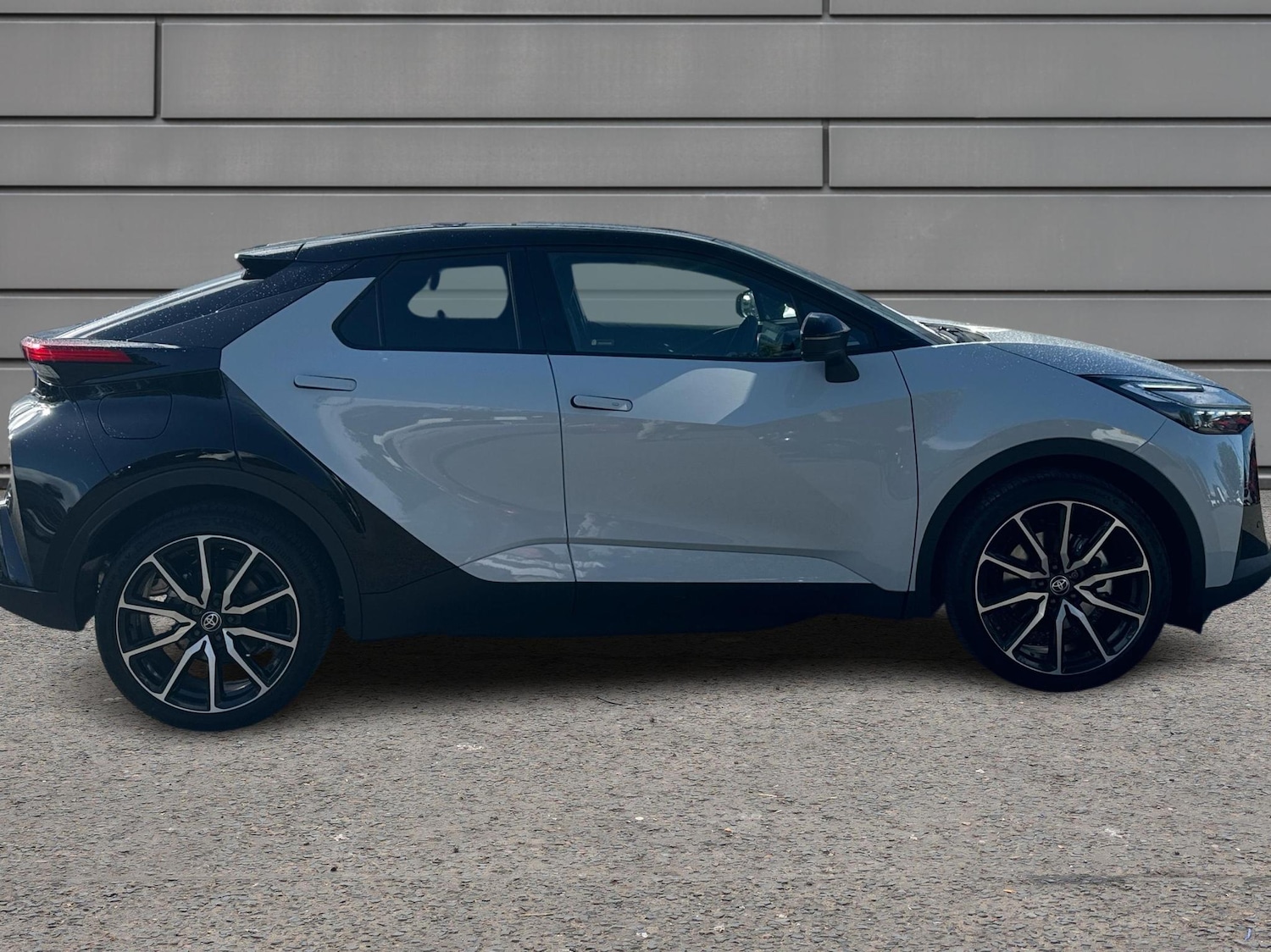 Used Toyota C-HR 2024 for sale - 76730691: Photo 16