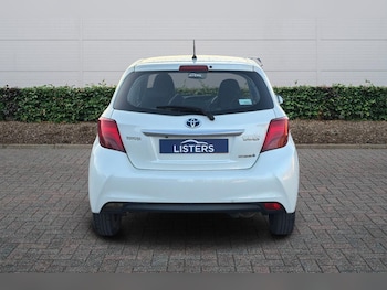 Used Toyota Yaris 2015 for sale - 77724879: Photo