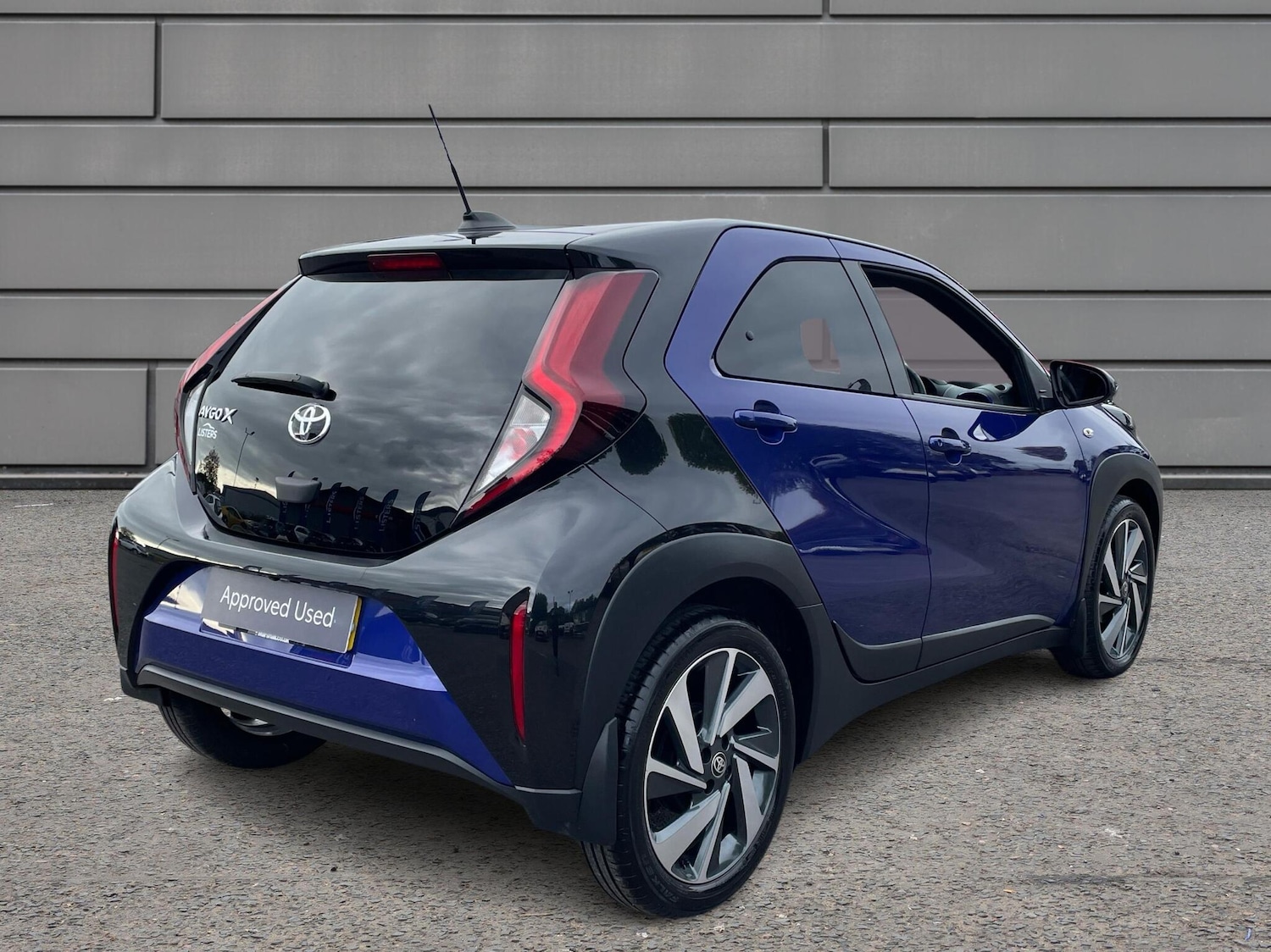 Used Toyota Aygo X 2023 for sale - 76123840: Photo 2