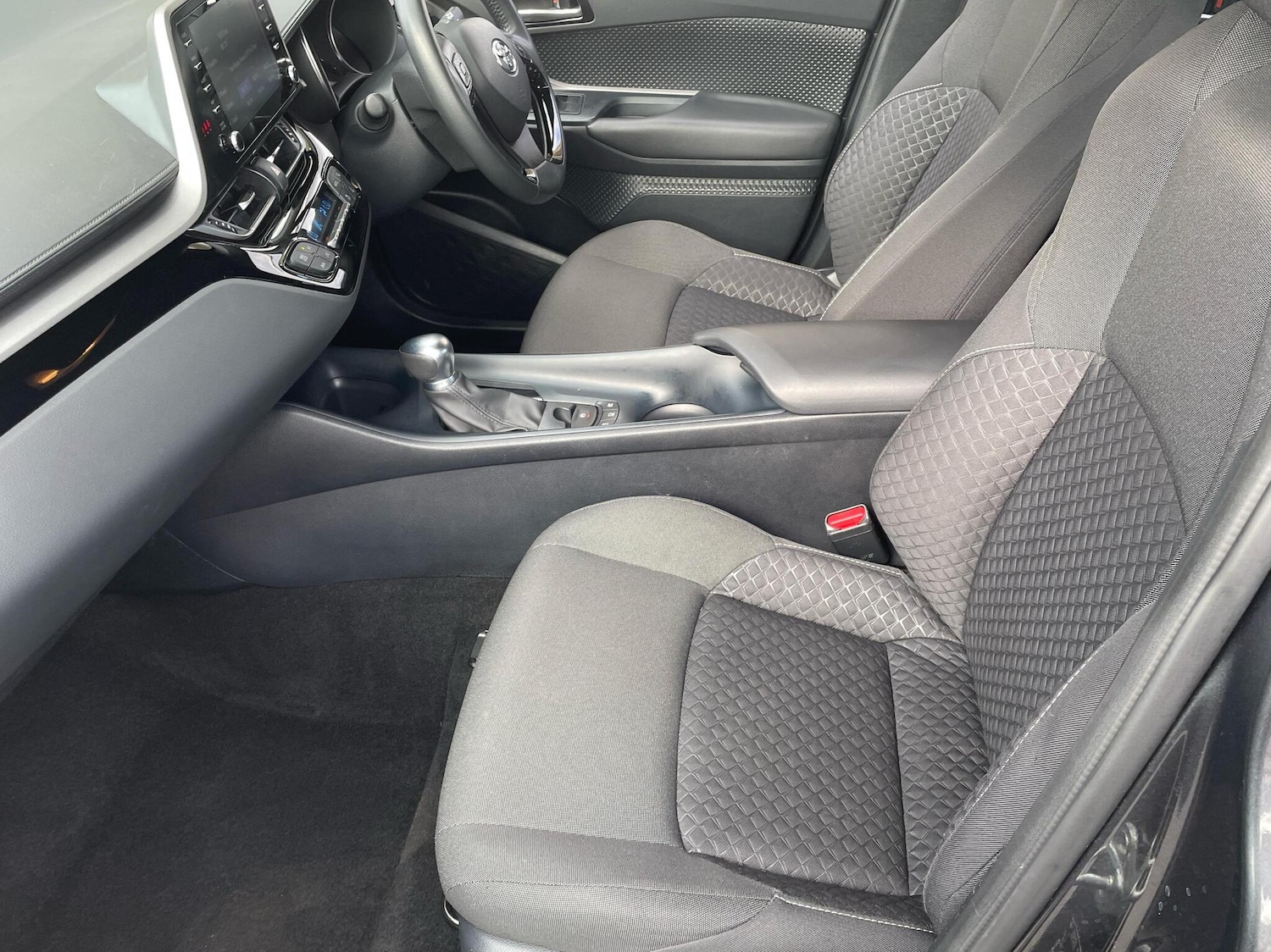 Used Toyota C-HR 2022 for sale - 76111143: Photo 10
