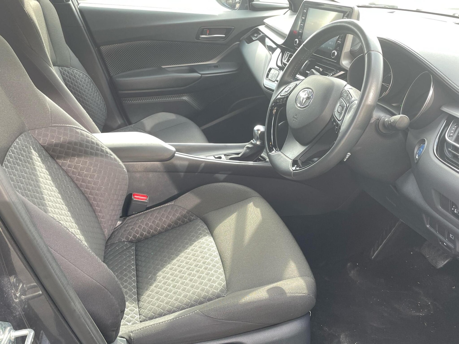 Used Toyota C-HR 2022 for sale - 76111143: Photo 11