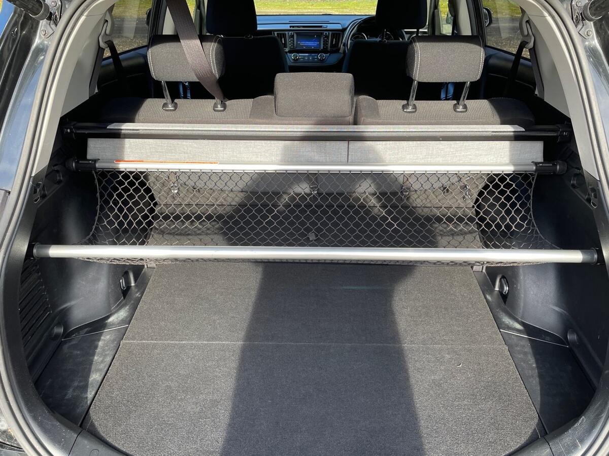 Used Toyota RAV4 2018 for sale - 77565379: Photo 10