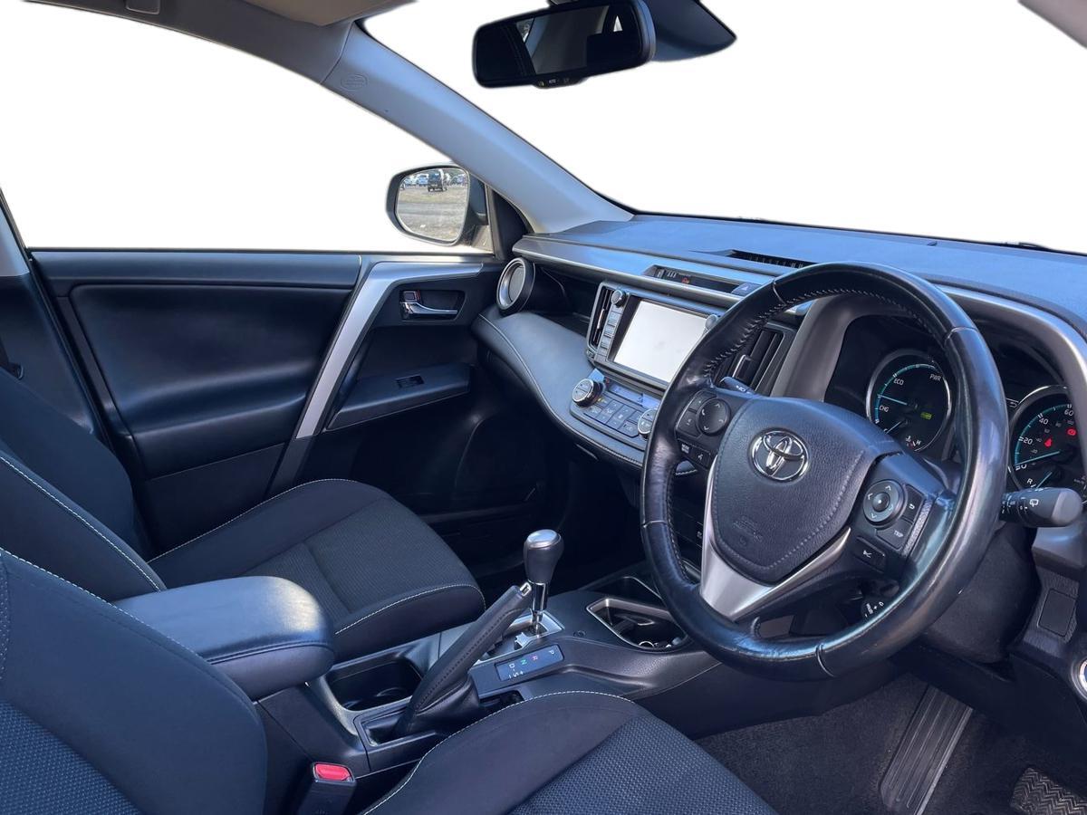 Used Toyota RAV4 2018 for sale - 77565379: Photo 12