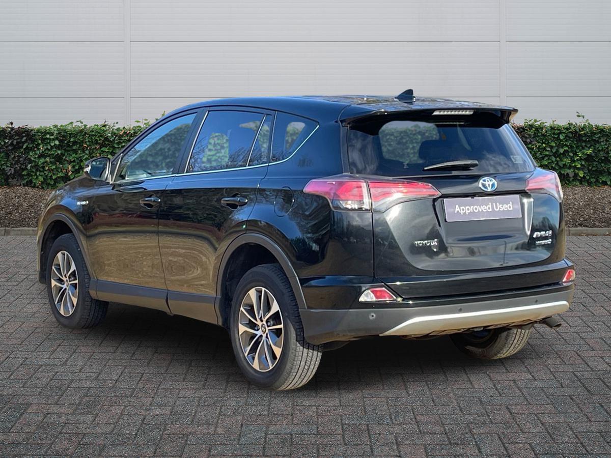 Used Toyota RAV4 2018 for sale - 77565379: Photo 2