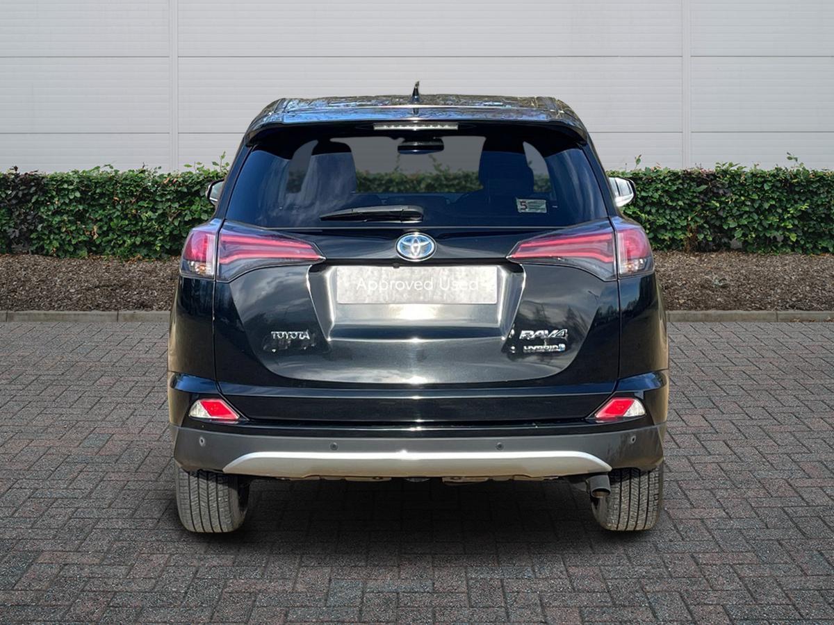 Used Toyota RAV4 2018 for sale - 77565379: Photo 4