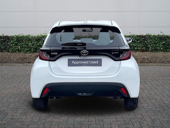 Used Toyota Yaris 2024 for sale - 77725314: Photo