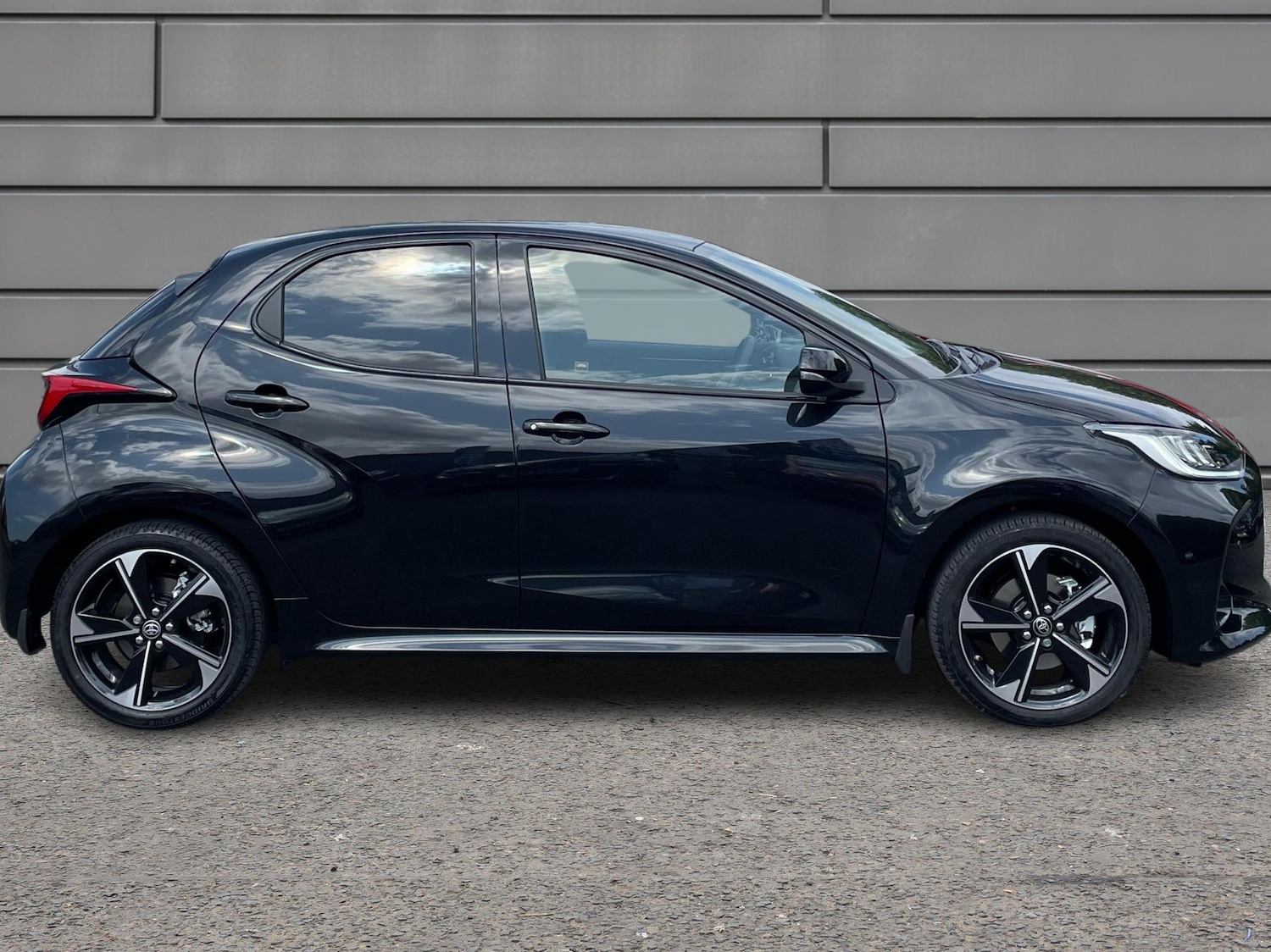 Used Toyota Yaris 2025 for sale - 77157523: Photo 16