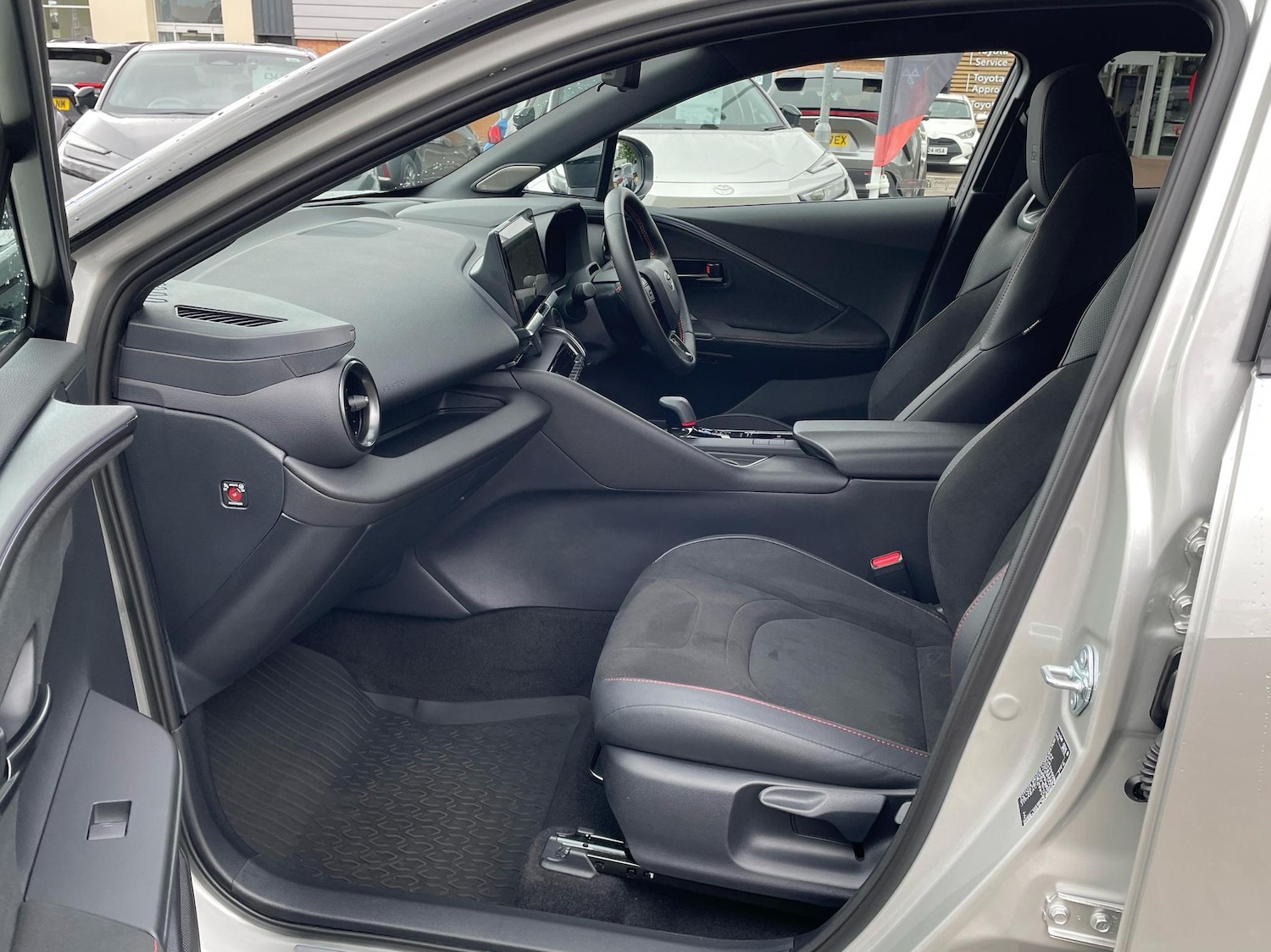 Used Toyota C-HR 2025 for sale - 77176917: Photo 10