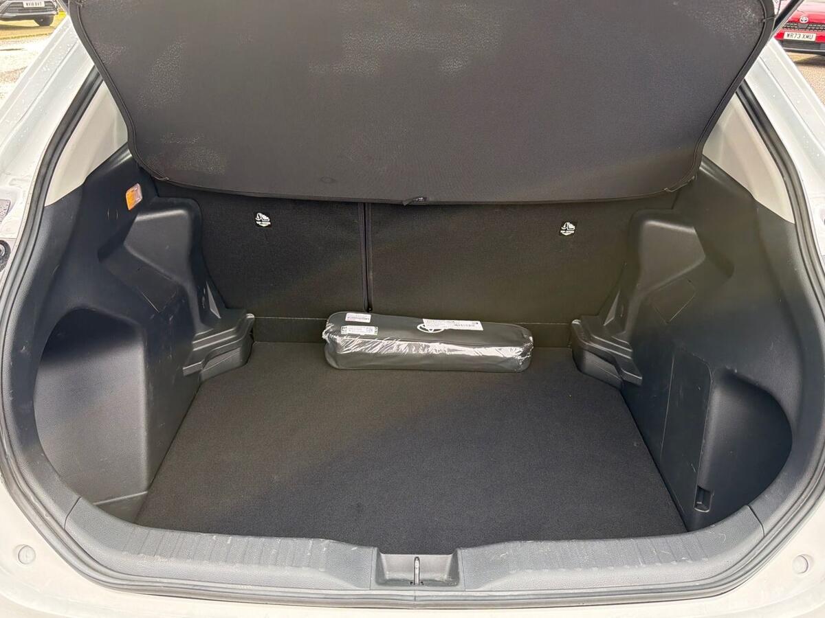 Used Toyota Yaris 2024 for sale - 77372478: Photo 10