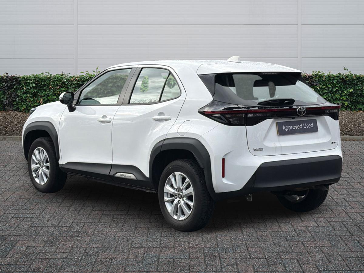 Used Toyota Yaris 2024 for sale - 77372478: Photo 2