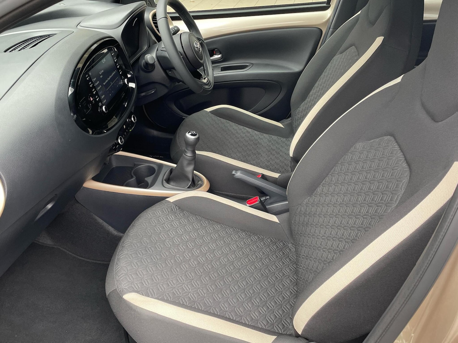 Used Toyota Aygo X 2023 for sale - 76730690: Photo 10