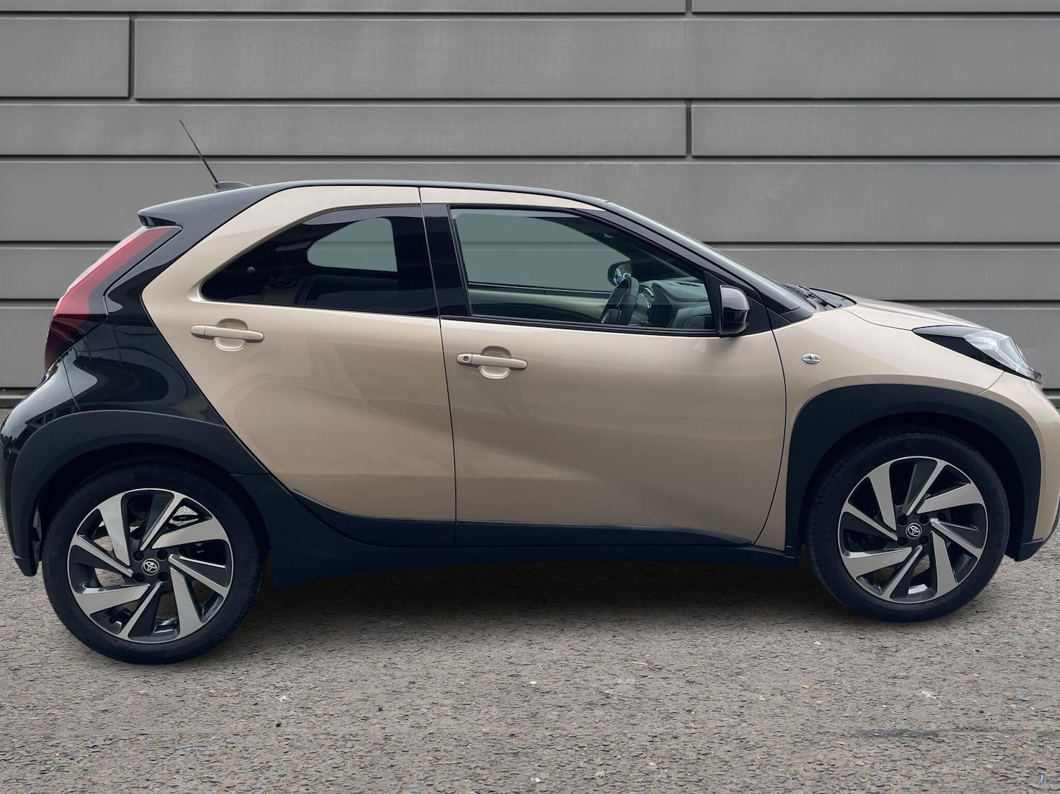 Used Toyota Aygo X 2023 for sale - 76730690: Photo 16