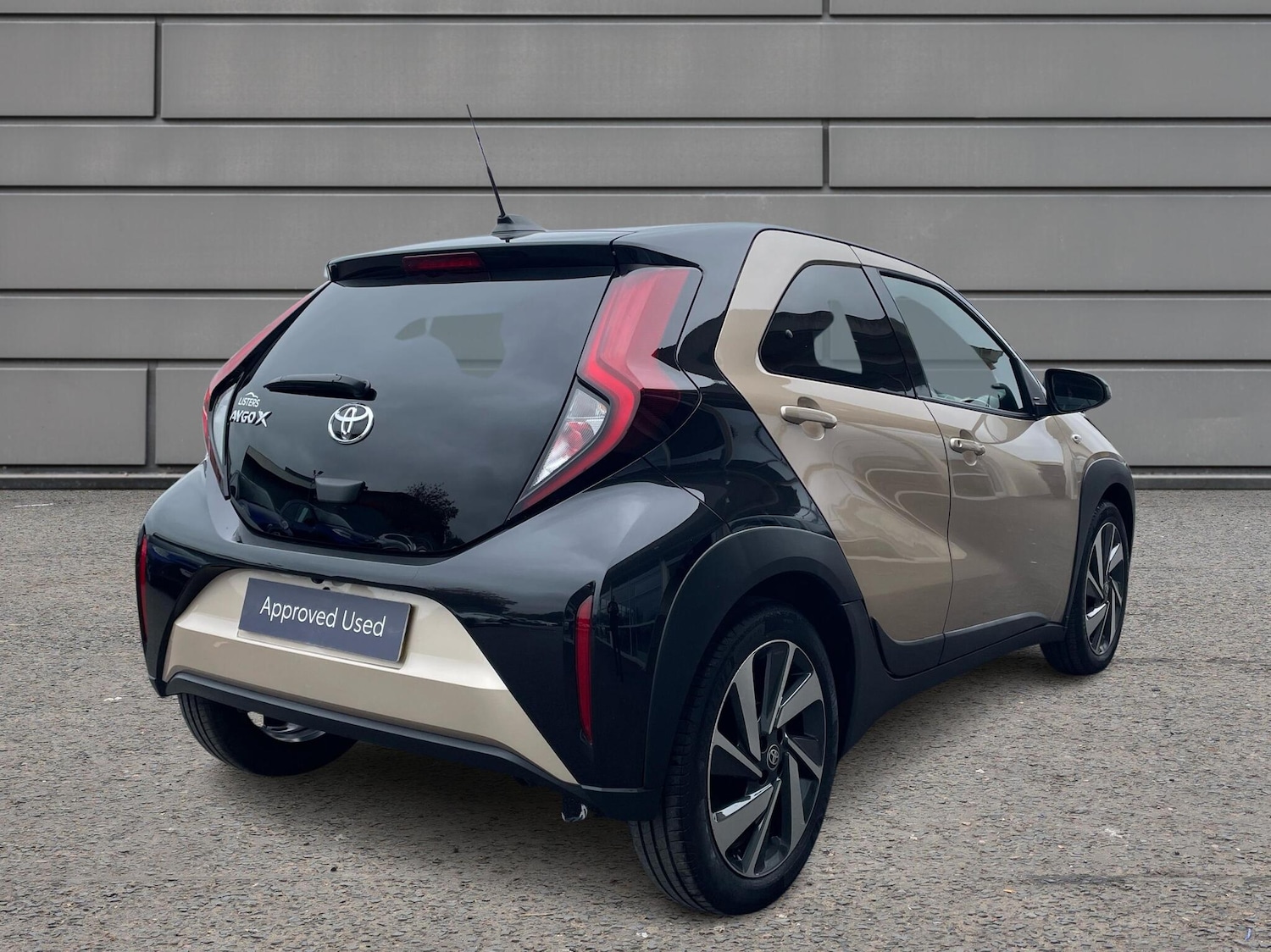 Used Toyota Aygo X 2023 for sale - 76730690: Photo 2