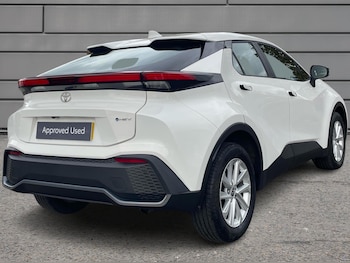 Used Toyota C-HR 2024 for sale - 76372360: Photo