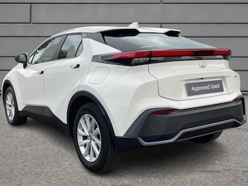 Used Toyota C-HR 2024 for sale - 76372360: Photo