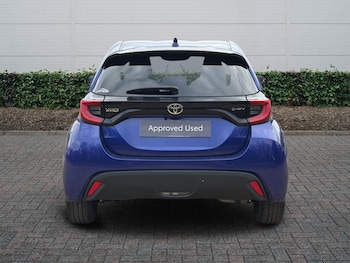 Used Toyota Yaris 2024 for sale - 77994863: Photo