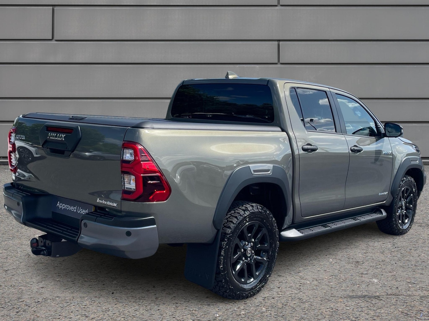 Used Toyota Hilux 2025 for sale - 76837610: Photo 2