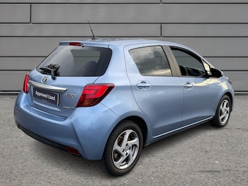 Used Toyota Yaris 2016 for sale - 76400319: Photo