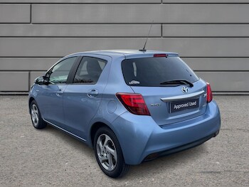 Used Toyota Yaris 2016 for sale - 76400319: Photo