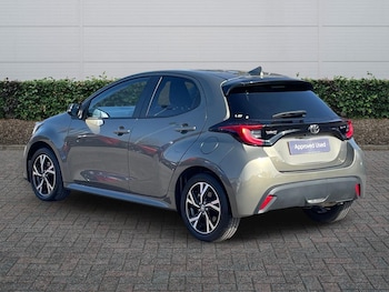 Used Toyota Yaris 2024 for sale - 77724873: Photo