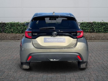 Used Toyota Yaris 2024 for sale - 77724873: Photo