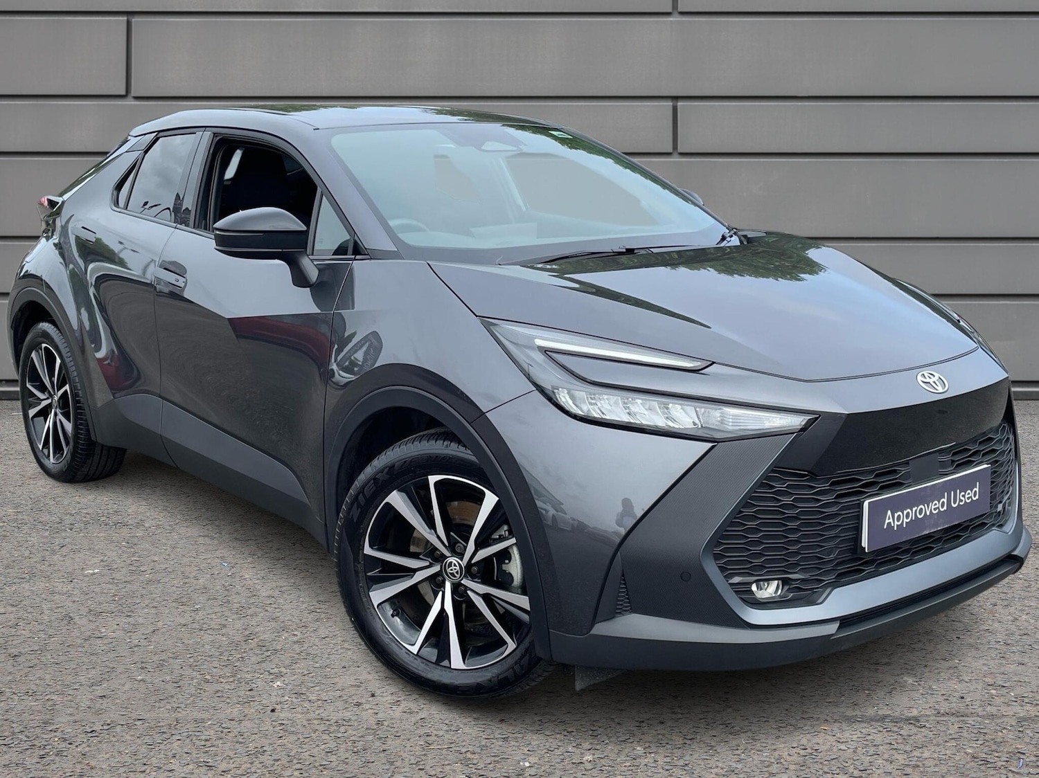 Used Toyota C-HR 2024 for sale - 76110909: Photo 1