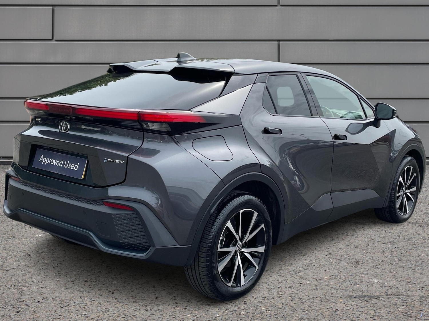 Used Toyota C-HR 2024 for sale - 76110909: Photo 2