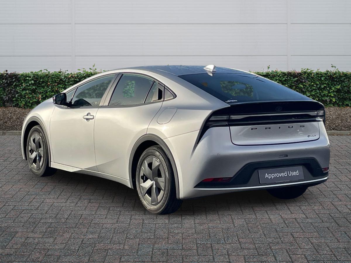 Used Toyota Prius 2024 for sale - 77176989: Photo 2