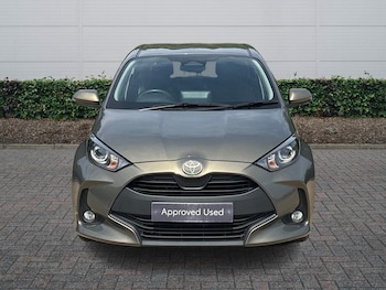 Used Toyota Yaris 2024 for sale - 79350308: Photo