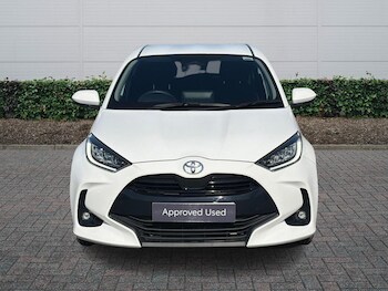 Used Toyota Yaris 2024 for sale - 77724900: Photo