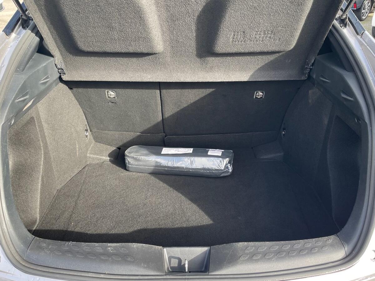 Used Toyota C-HR 2018 for sale - 77809703: Photo 10