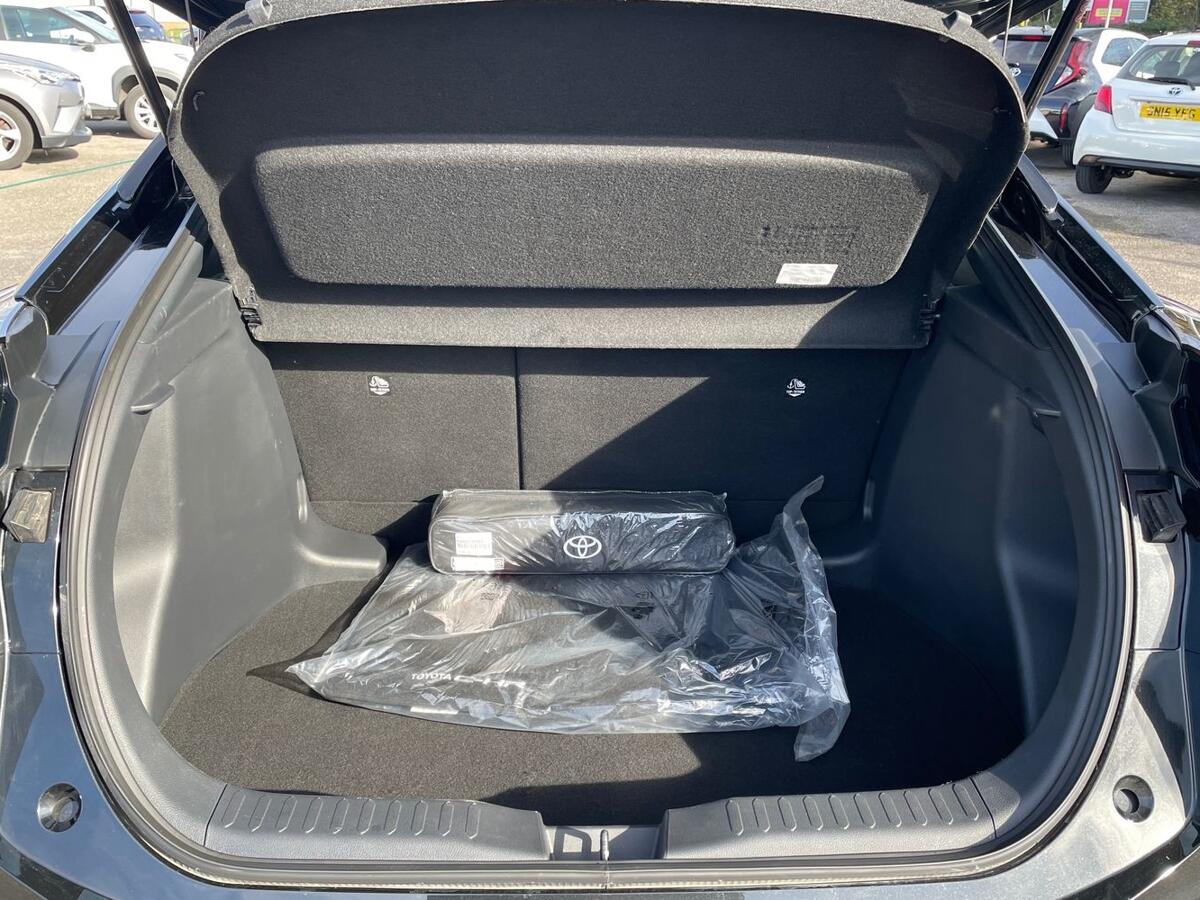 Used Toyota C-HR 2024 for sale - 77725140: Photo 10