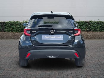 Used Toyota Yaris 2024 for sale - 79751914: Photo