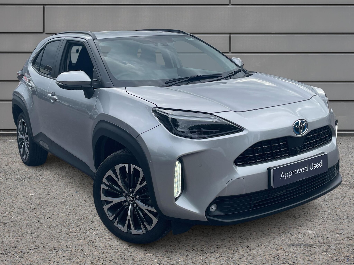 Used Toyota Yaris Cross 2023 for sale - 76111444: Photo 1