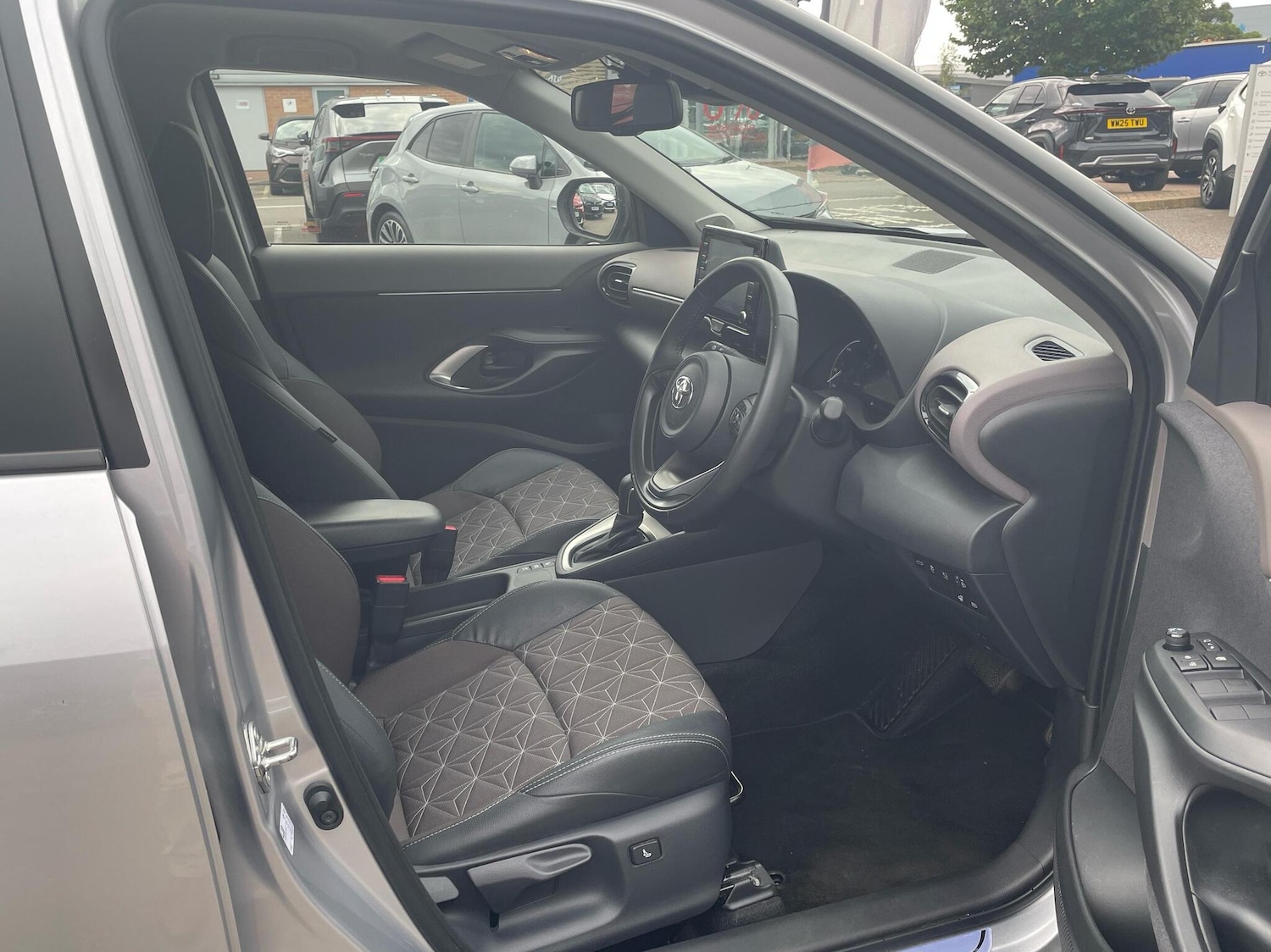 Used Toyota Yaris Cross 2023 for sale - 76111444: Photo 11