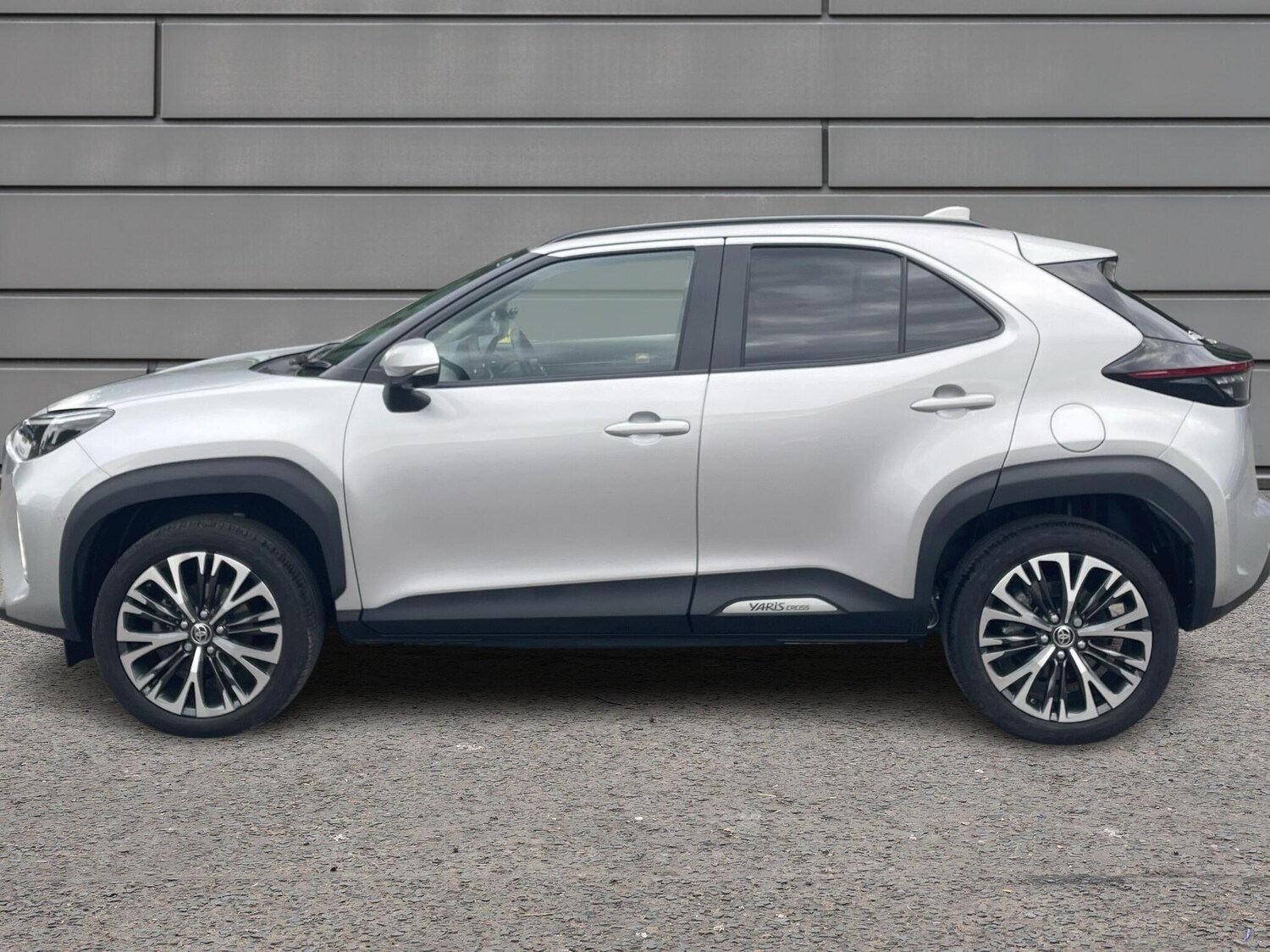 Used Toyota Yaris Cross 2023 for sale - 76111444: Photo 17