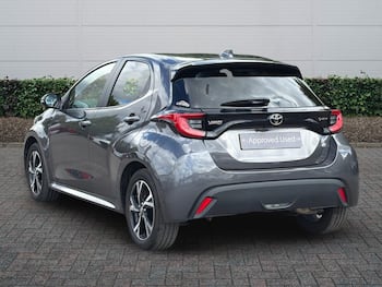 Used Toyota Yaris 2024 for sale - 79768179: Photo