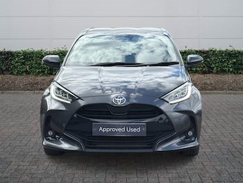 Used Toyota Yaris 2024 for sale - 79768179: Photo