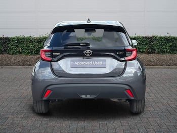 Used Toyota Yaris 2024 for sale - 79768179: Photo