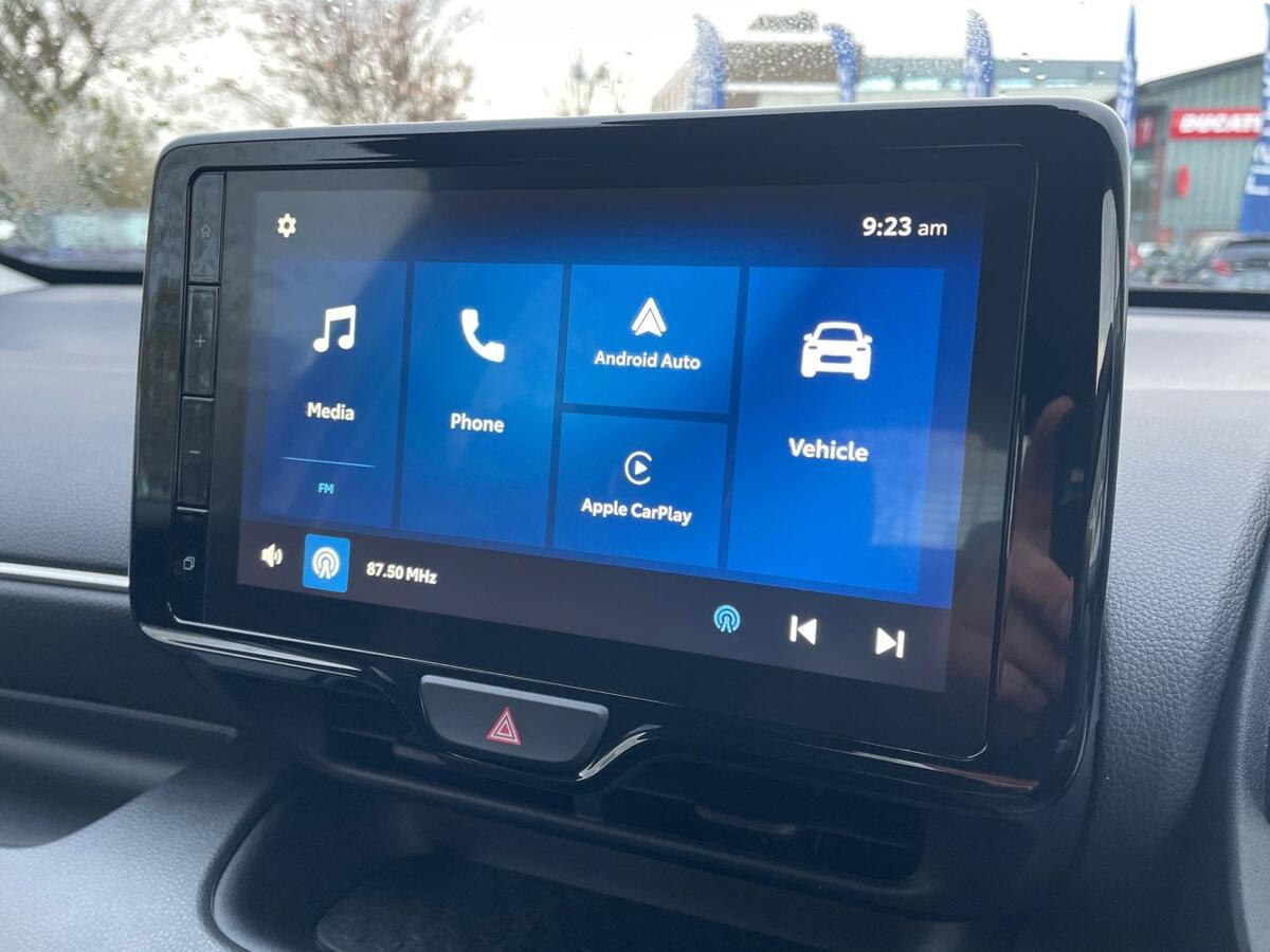 Used Toyota Yaris 2024 for sale - 76730805: Photo 11