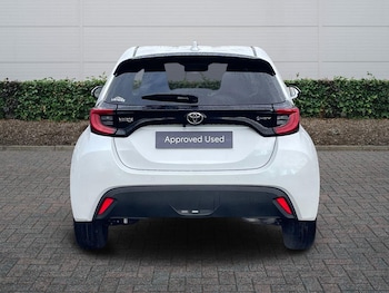 Used Toyota Yaris 2024 for sale - 76730805: Photo