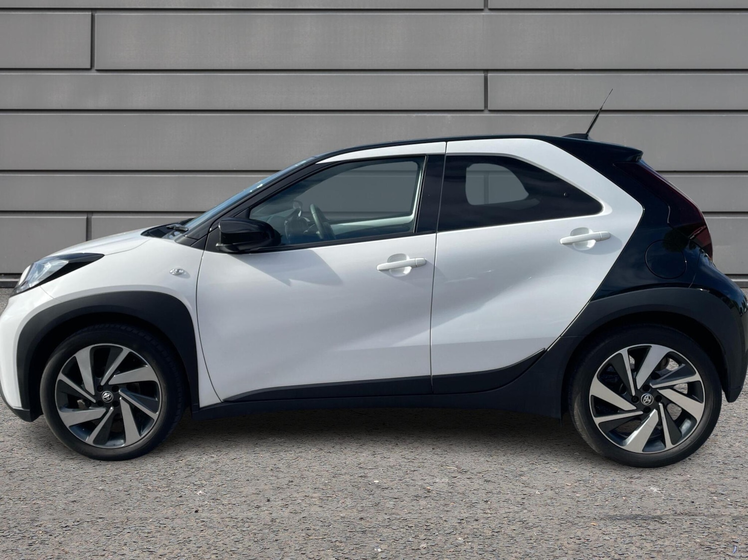 Used Toyota Aygo X 2024 for sale - 76730607: Photo 17