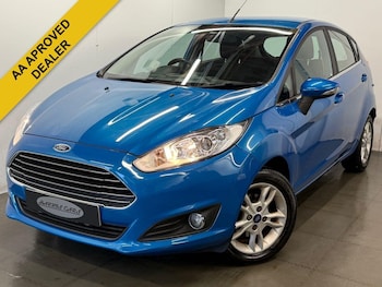 2015 (15) - 1.25 82 Zetec 5dr