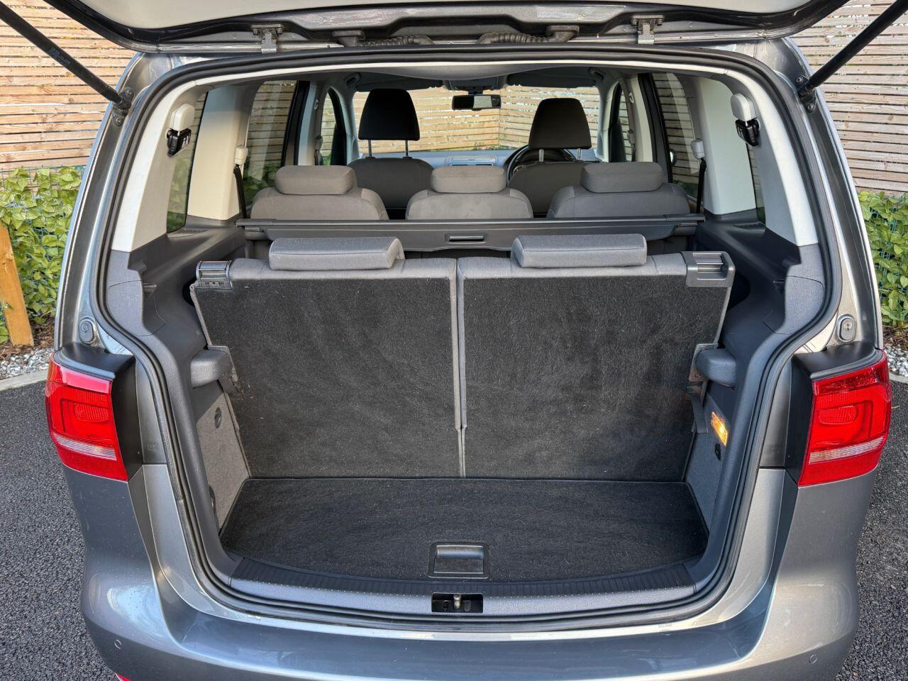 Used Volkswagen Touran 2012 for sale - 76824117: Photo 24