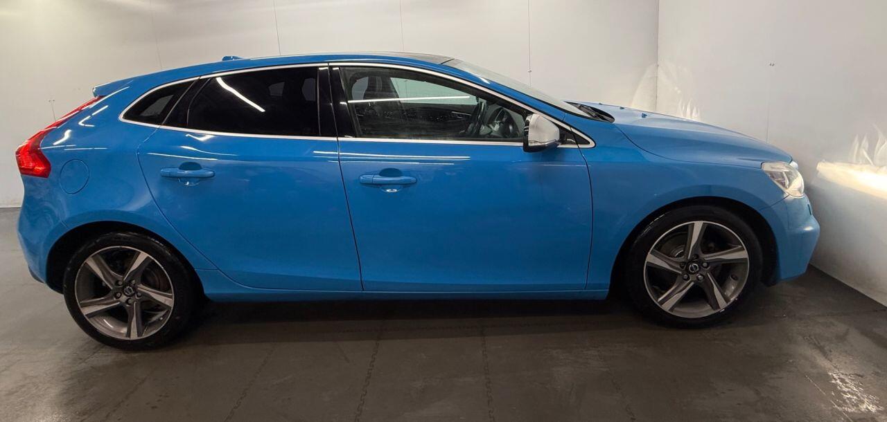 Used Volvo V40 2014 for sale - 76658573: Photo 15