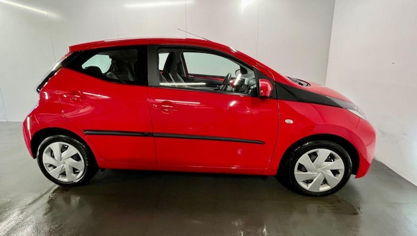 Used Toyota AYGO 2015 for sale - 74888752: Photo 10