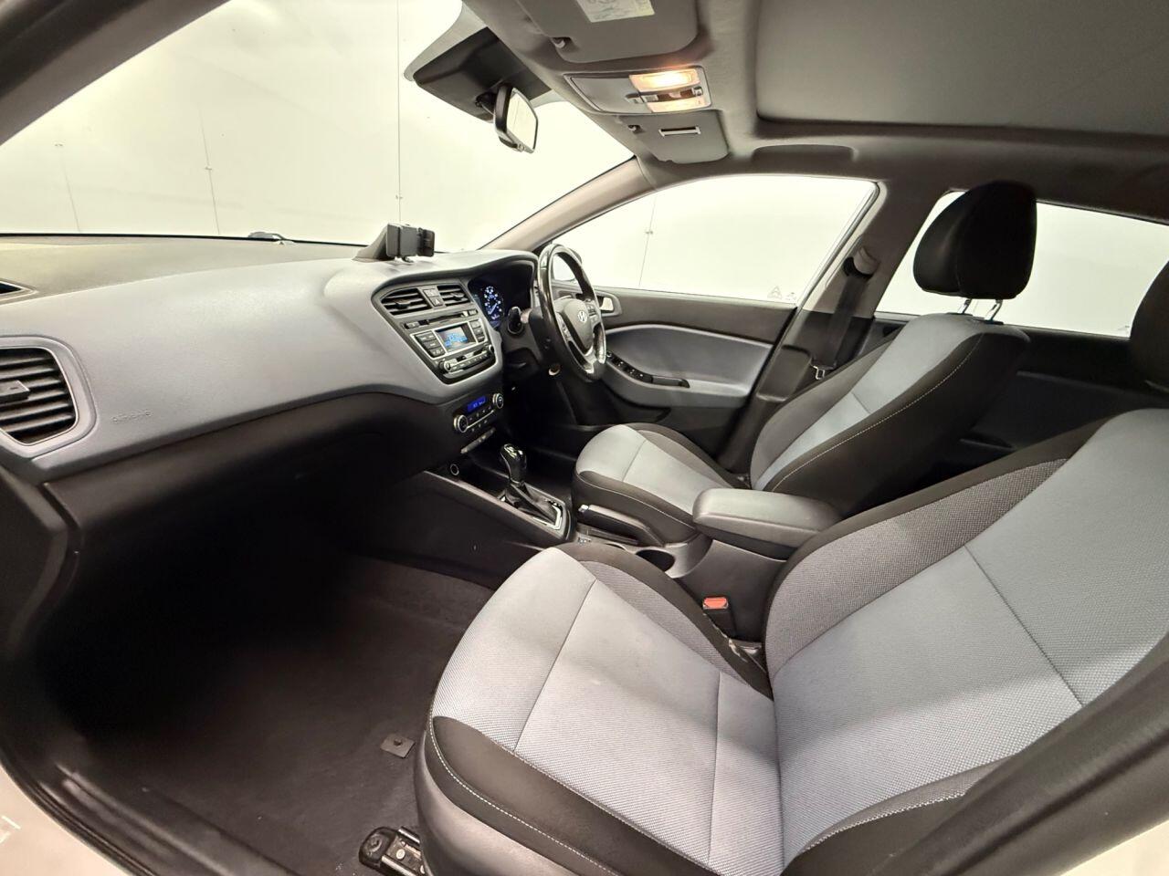 Used Hyundai i20 2015 for sale - 76752382: Photo 20