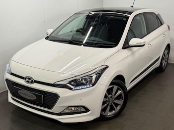Used Hyundai i20 2015 for sale - 76752382: Photo